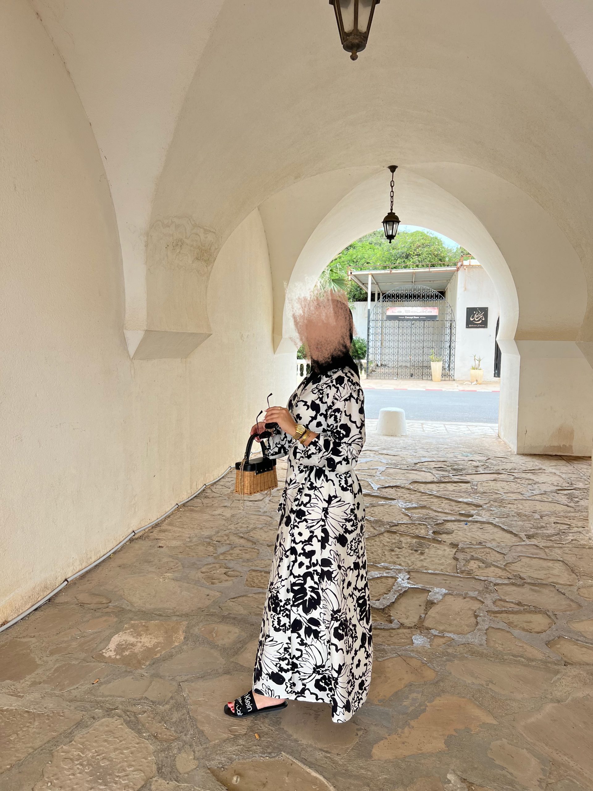 Robe pivoine noire – Image 2